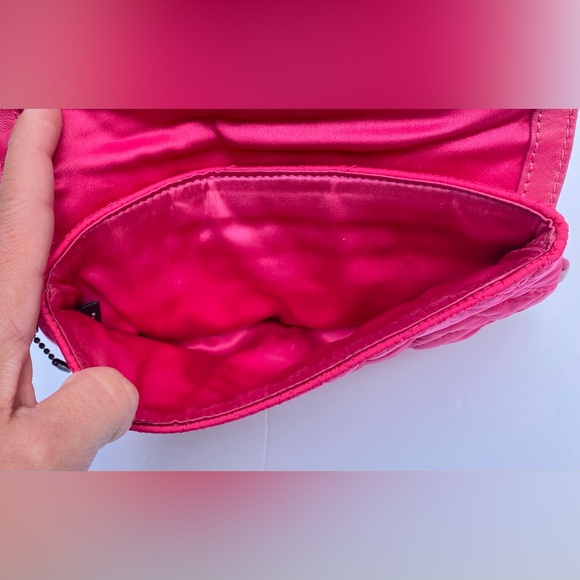 Coach Soho pink quilted signature clutch - Picture 10 of 11